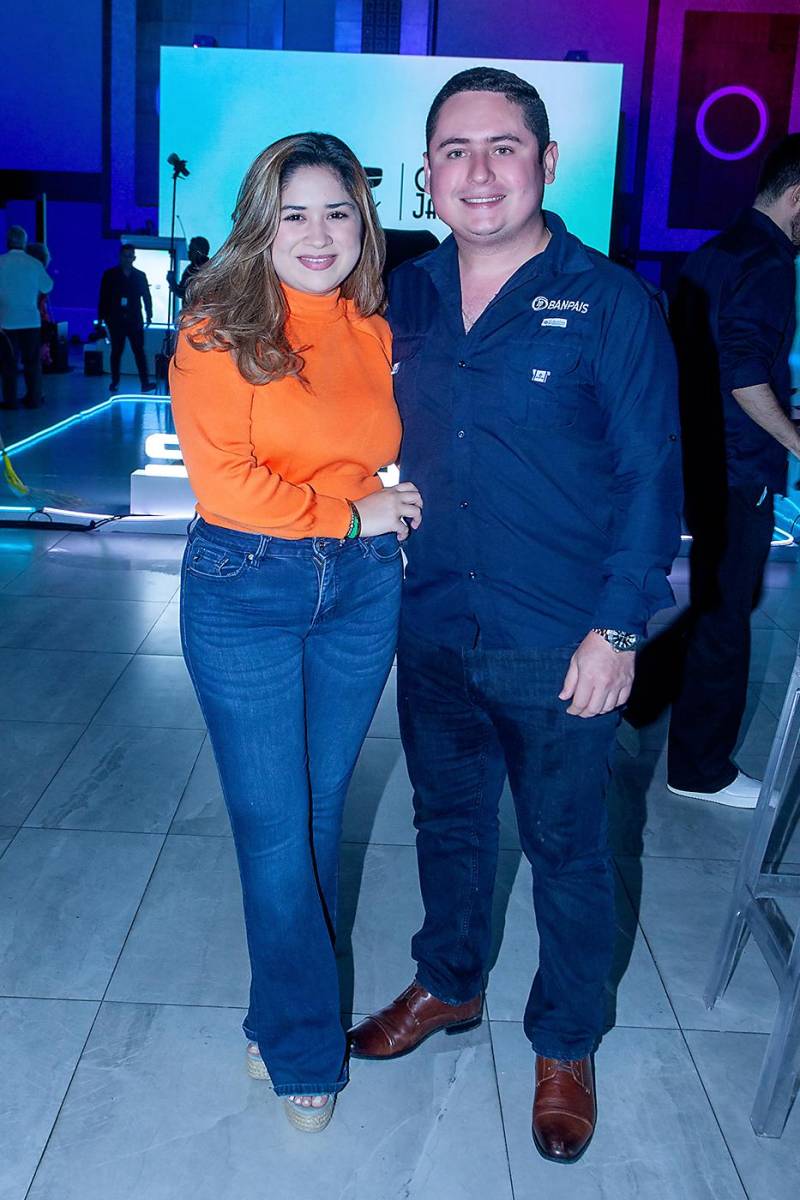 Debbie Estévez y Donaldo Sierra.