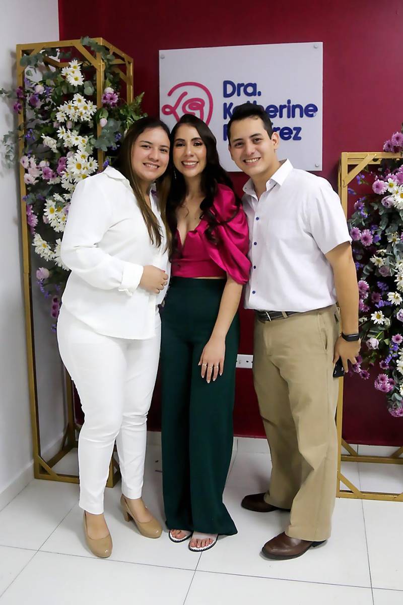 Sheyla Fernández, Katherine Ramírez y Jairo Muñoz.