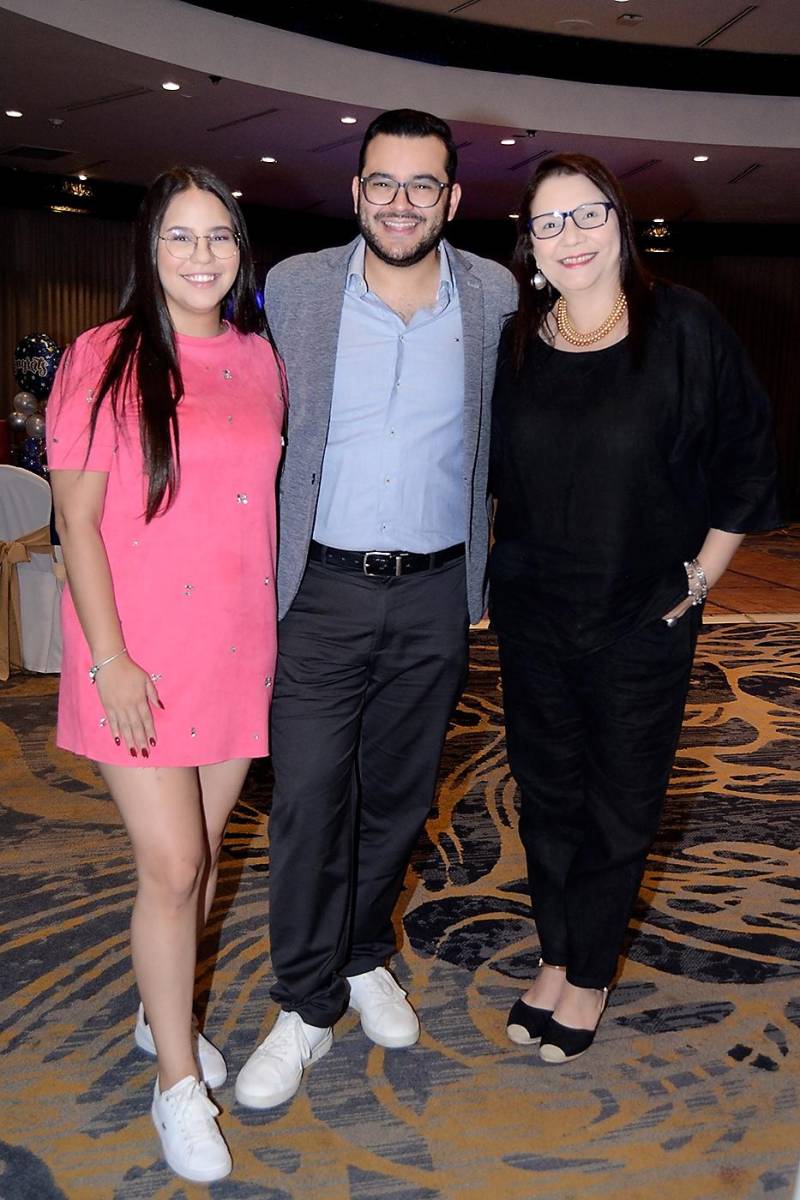 Camila, Gabriel y Guadalupe Ortez.