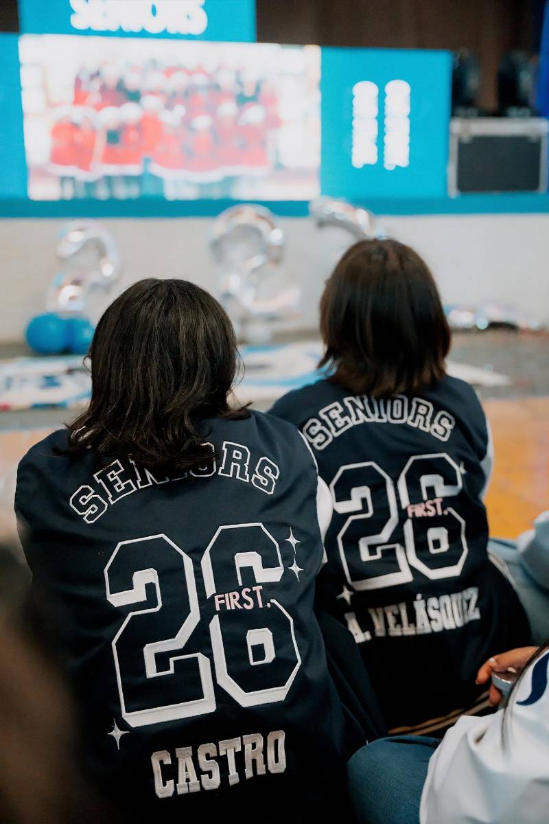 Senior entrance de la clase 2026 del Instituto María Auxiliadora