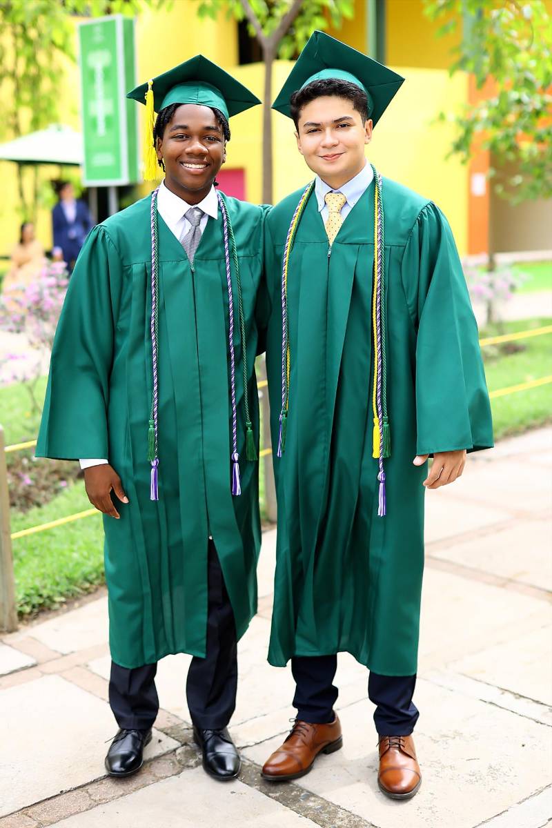 Graduación de los seniors 2026 de DelCampo School
