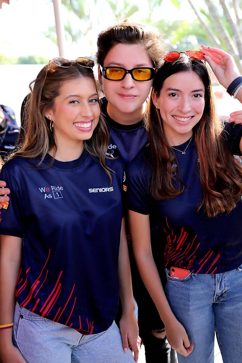 María Aguirre, Fernando Fiallos y Lucía Arita