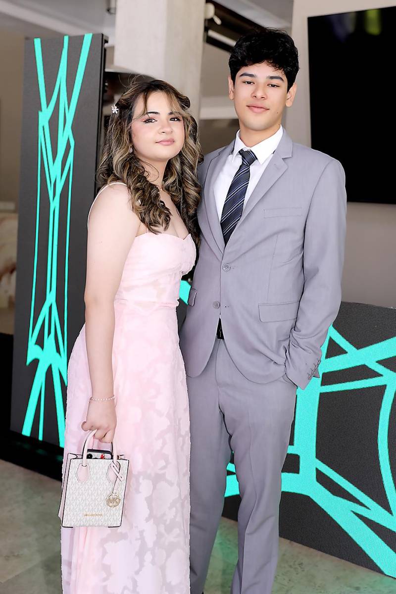 Fernanda Urrutia y Abraham Zarruk.