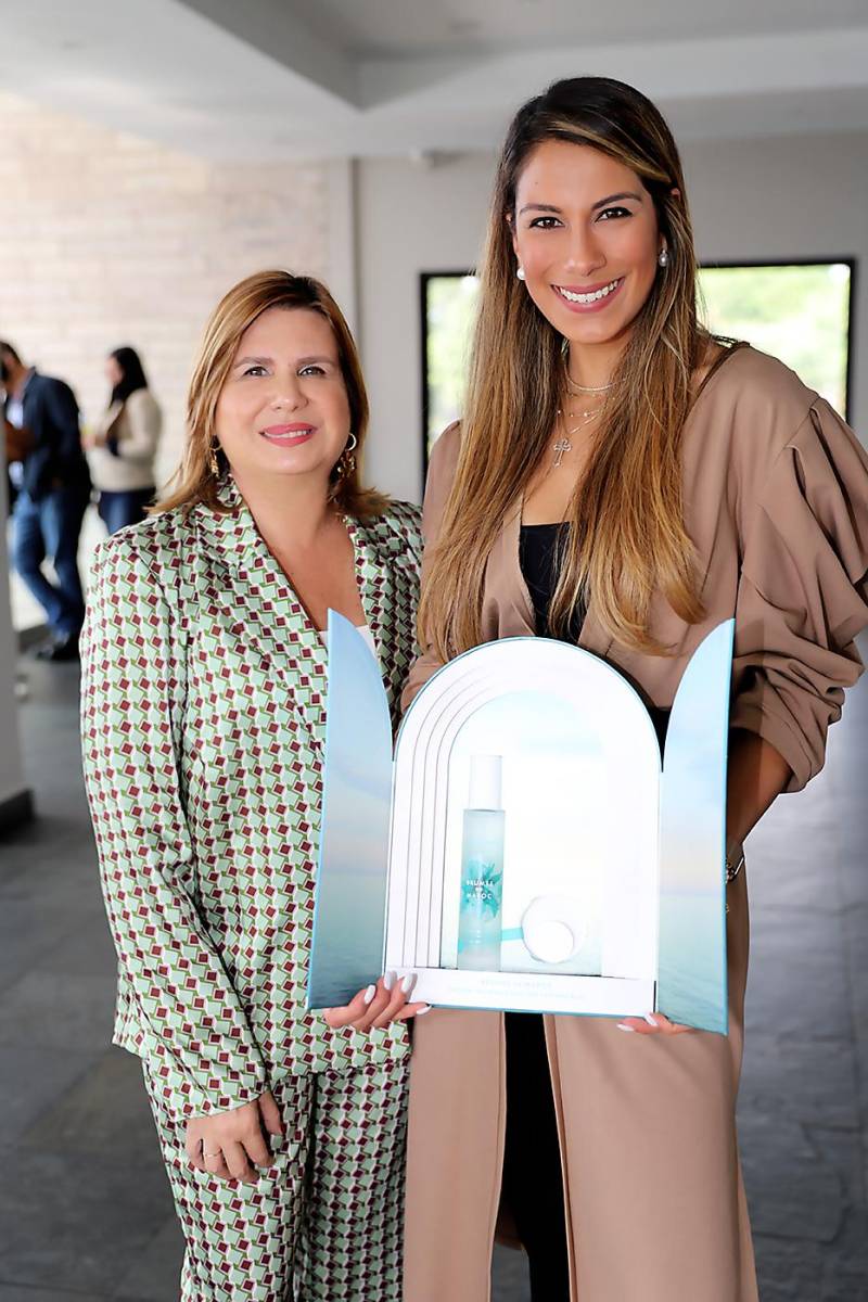Elzette Casanova y Ana Alvarenga 