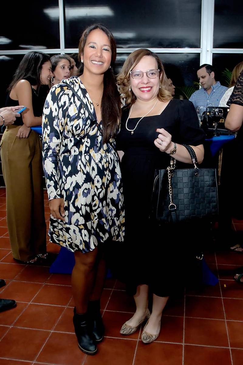 Carmen Morales y Johana Valerio.