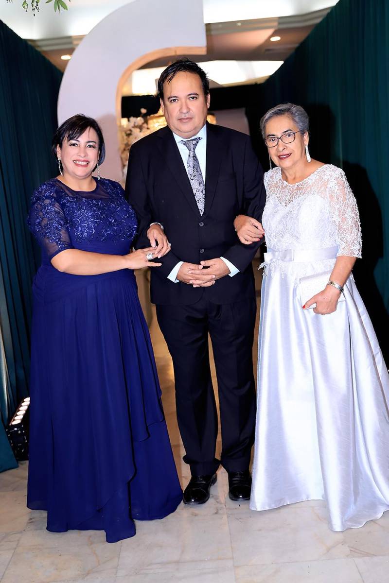 Fiesta de la prom 2025 de la Academia Los Pinares