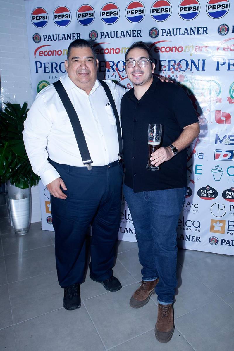 Grand opening de Tato’s Wings en Terravista Plaza