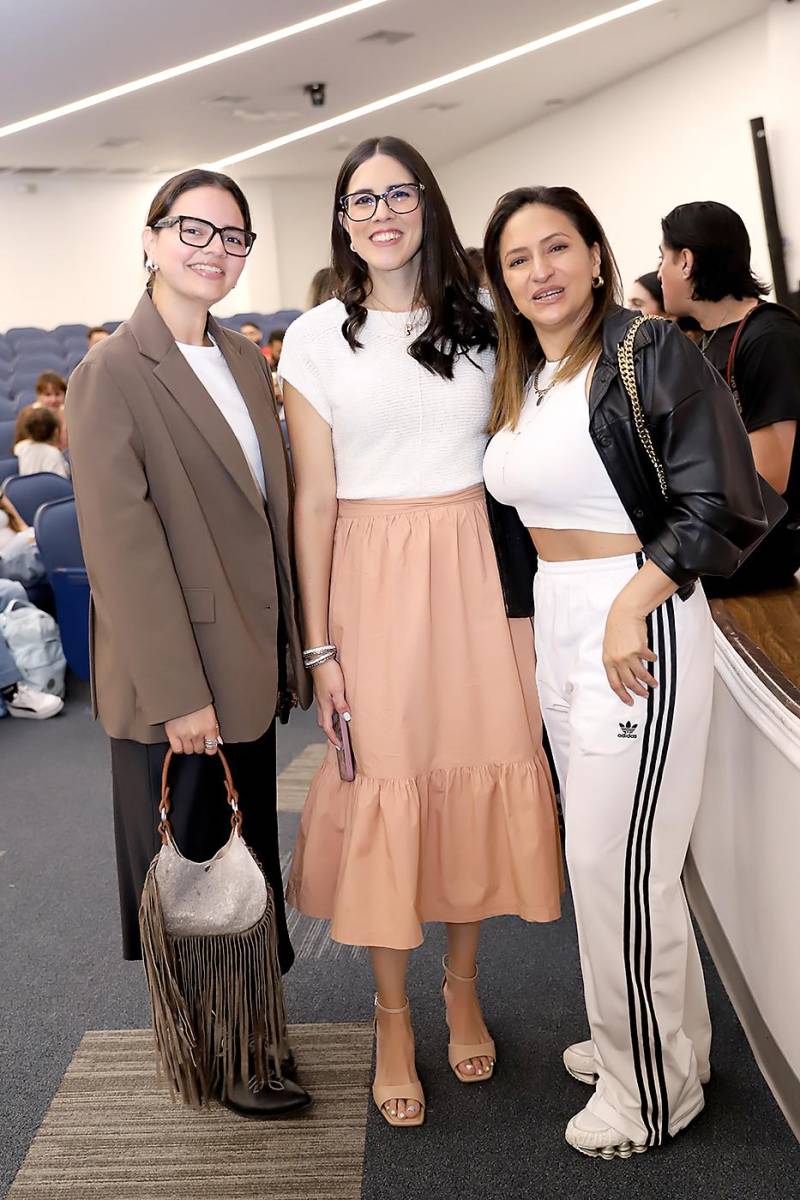 Isabella Mejía, Paola Chinchilla y Kendy Cruz.