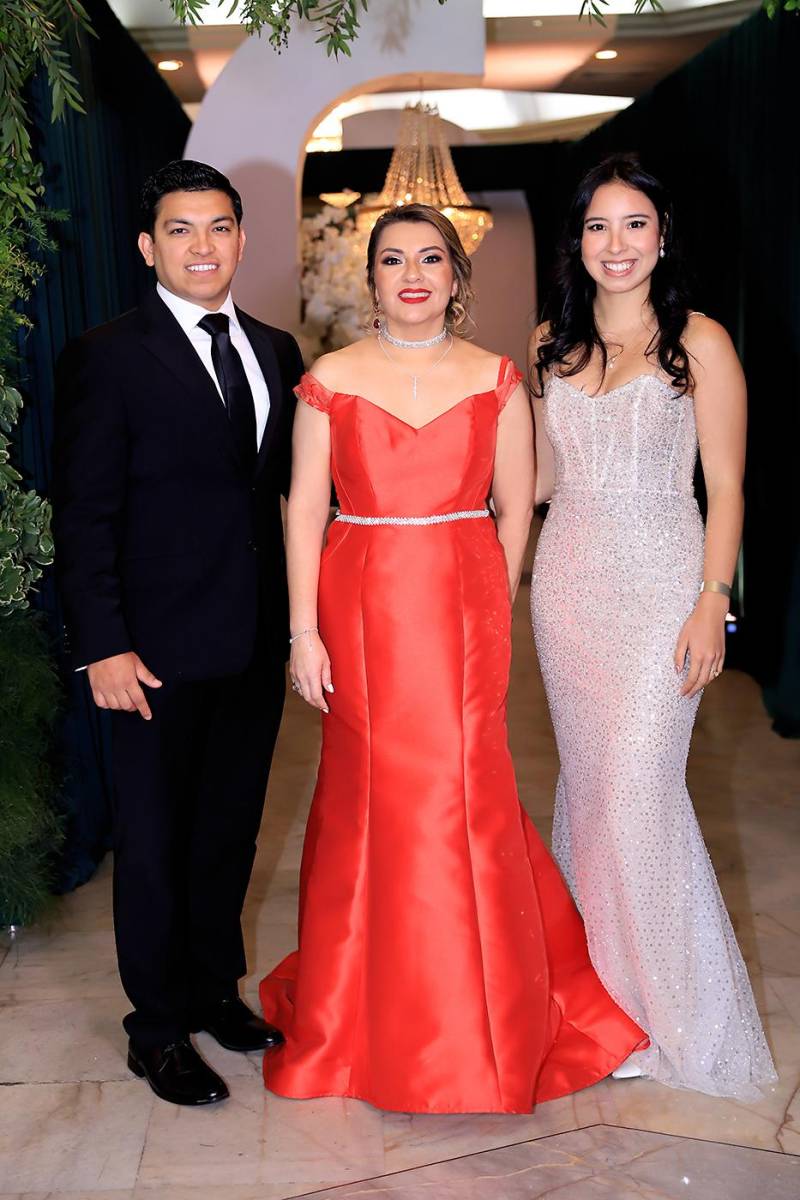 Fiesta de la prom 2025 de la Academia Los Pinares