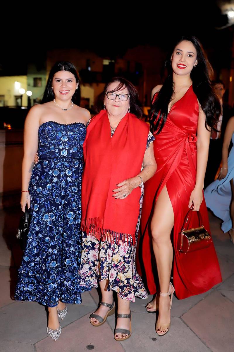 Karina Sánchez, Reyna Pérez y Alejandra Fuentes.