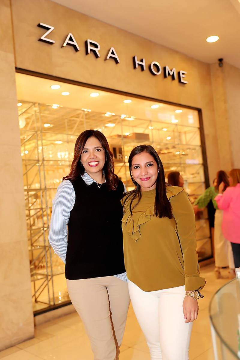 Mayte González y Gissel Altamirano.