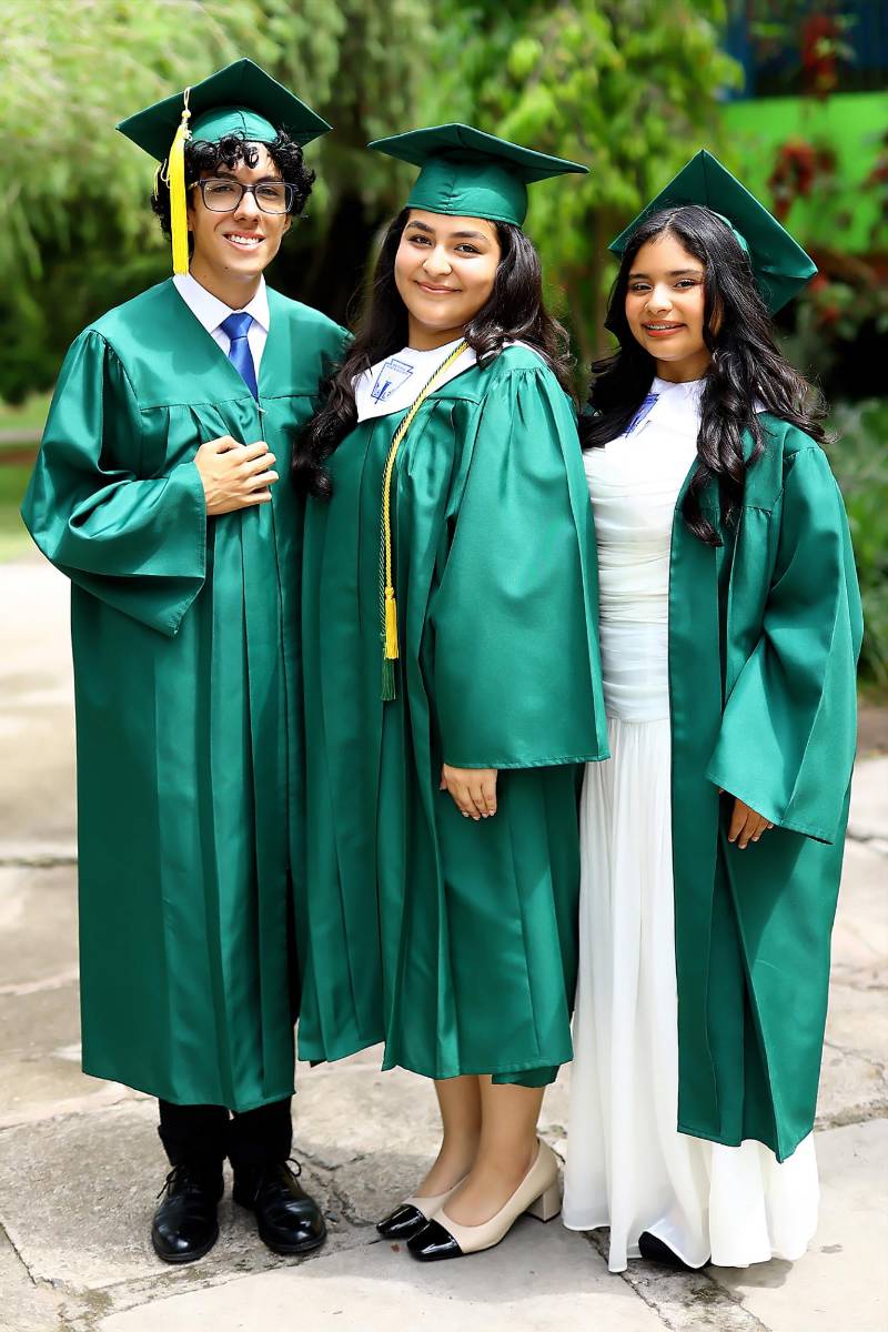 Marco Blen, Helena Rodríguez y Anitza García
