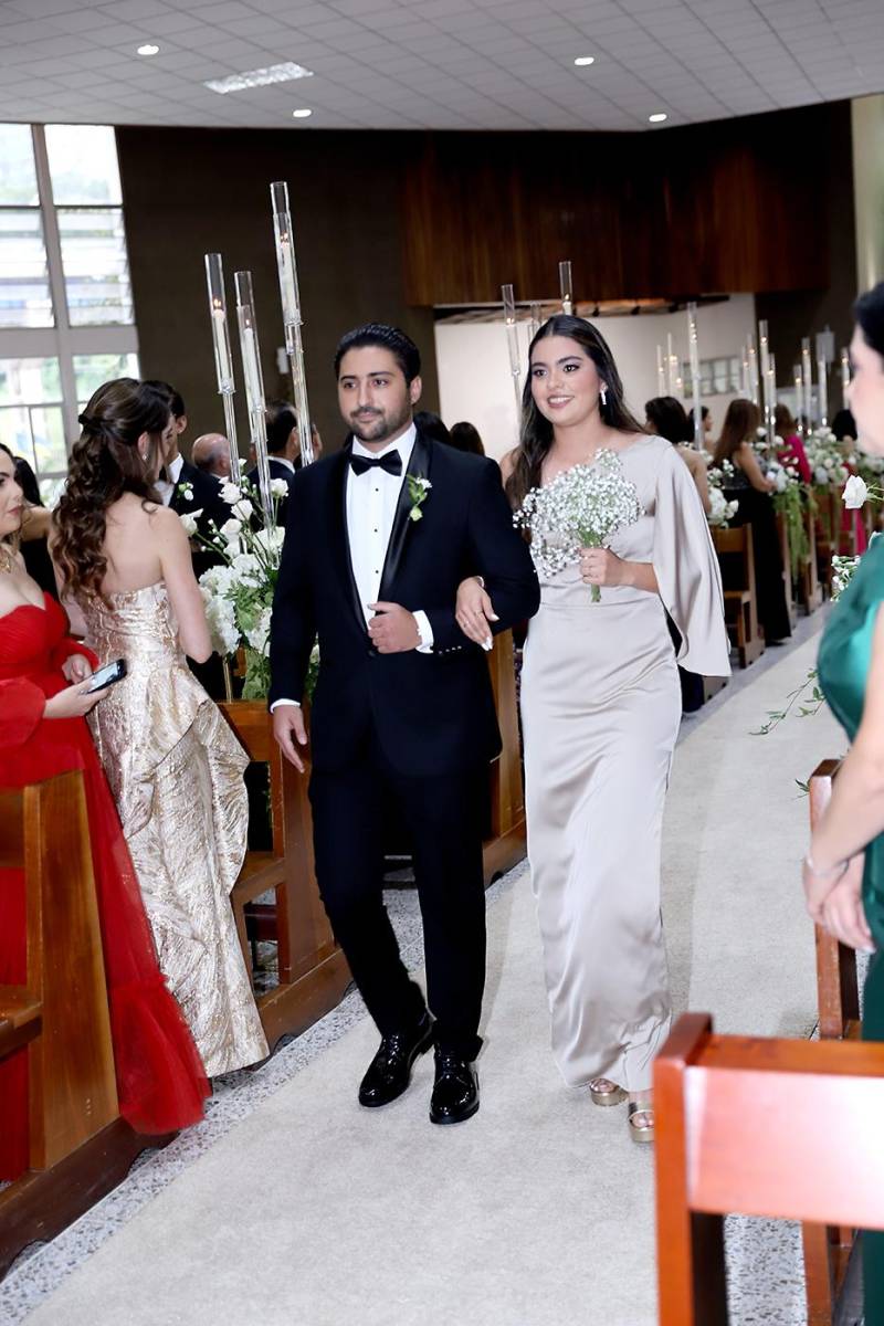 El “sí, acepto” de Victoria Khury y Víctor Kafati