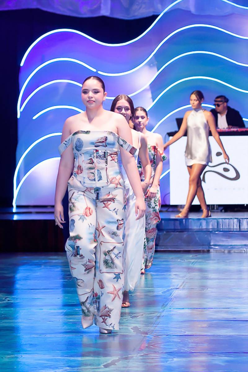 Senior Fashion Show 2026 de la Escuela Internacional Sampedrana, parte 1