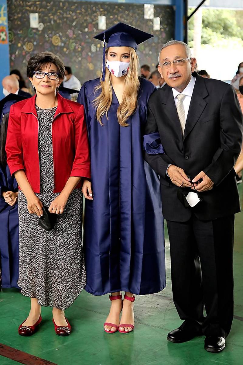 Entrega de títulos del Liceo Franco Hondureño 2022