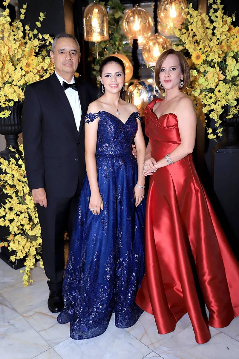 Invitados a la prom 2025 de DelCampo School