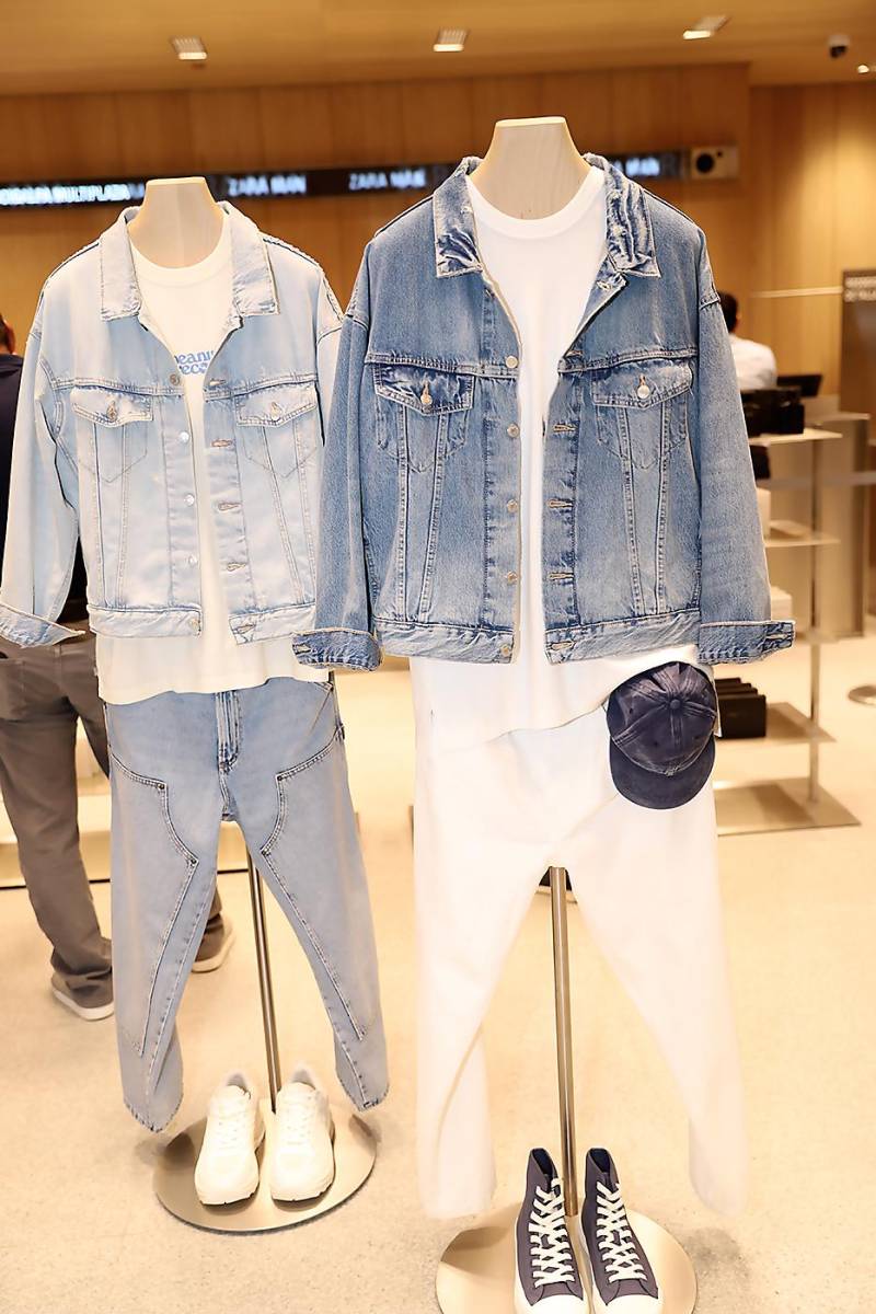 La nueva colección de la emblemática firma española en la que el denim es el tejido estelar