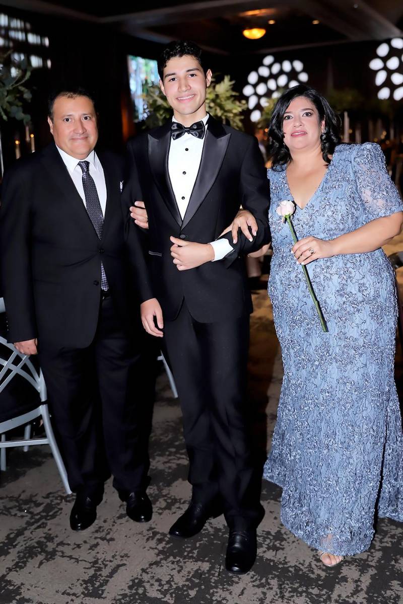 David, Gabriel Mejía y Carolina Velásquez.