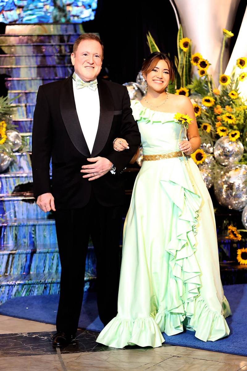 Raynieri y Daniela Estrada.