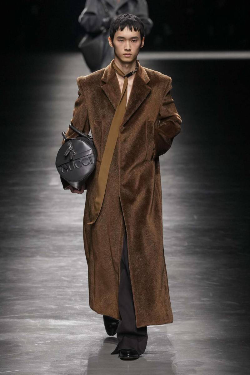 Gucci presenta “Ancora”, una colección de corte elegante e irreverentemente glamorosa