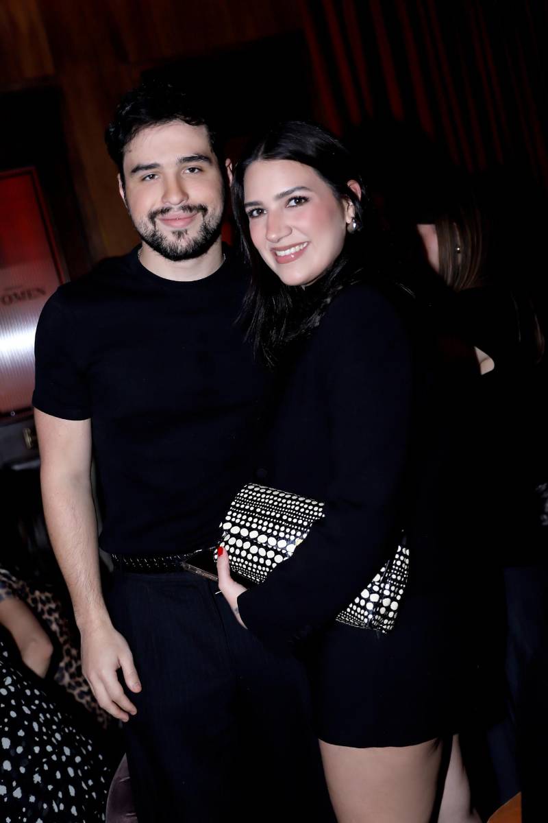 Al estilo de “Lady in red” Lisa Hilsaca celebró su cumpleaños