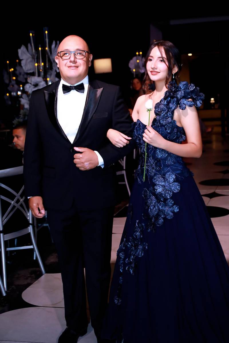 Angelica Salgado y su padre Marvin Salgado. 