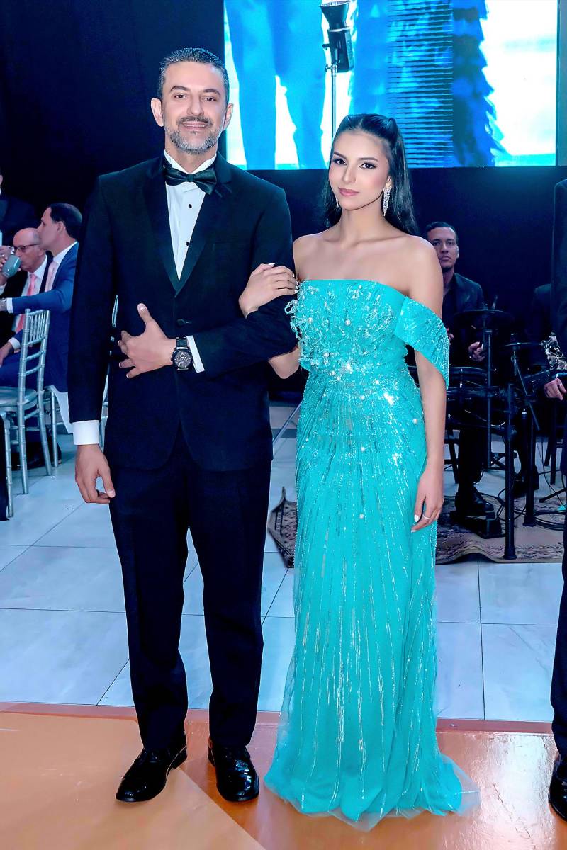 Desfile de Padres e Hijos en la gala de graduación de la Escuela Internacional Sampedrana 2026