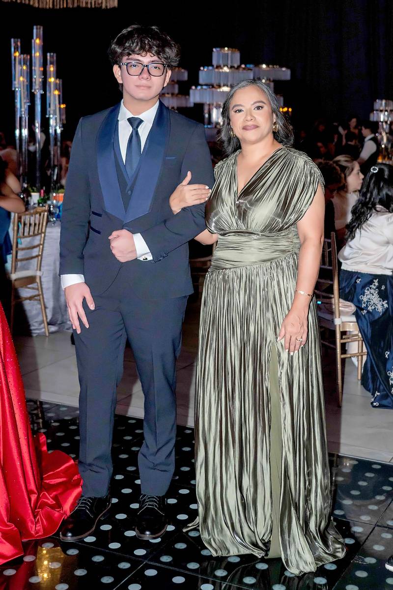 Desfile padres e hijos de la prom 2026 de la Escuela Santa María del Valle
