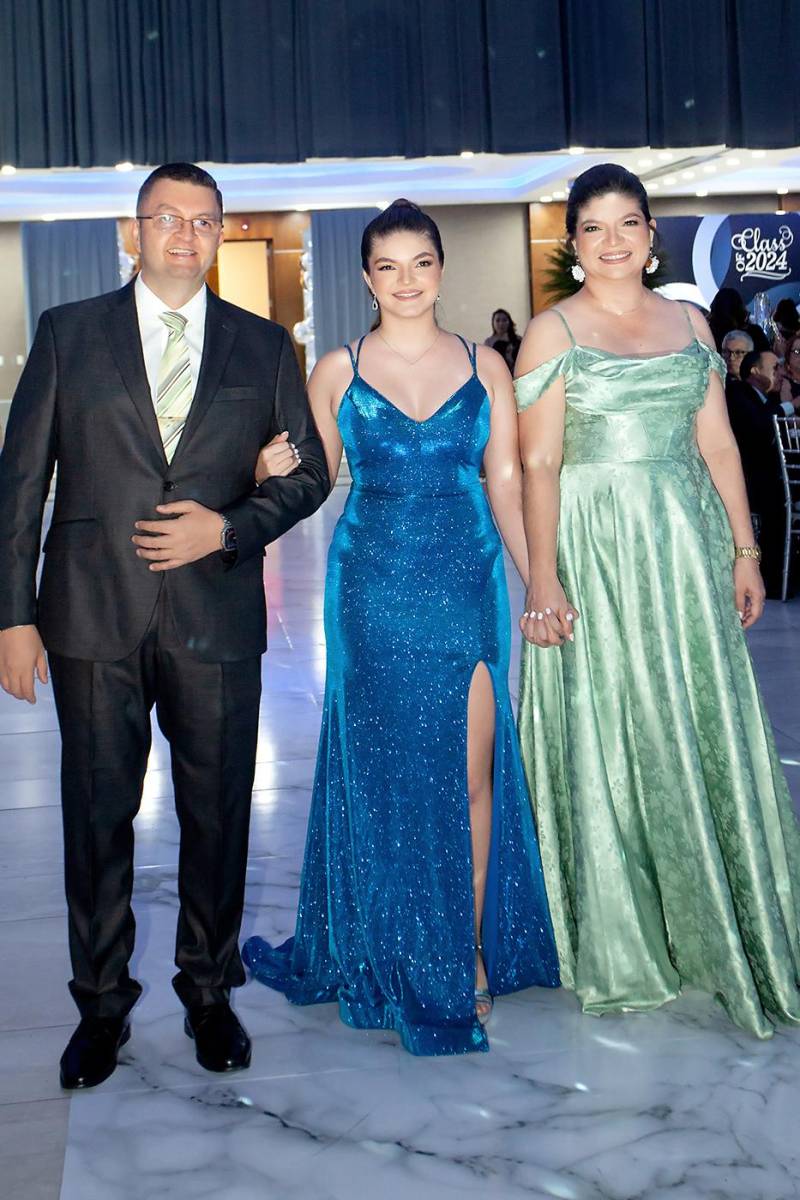 Roberto Holliday y Griselda Sigüenza con su hija Soniamarie.