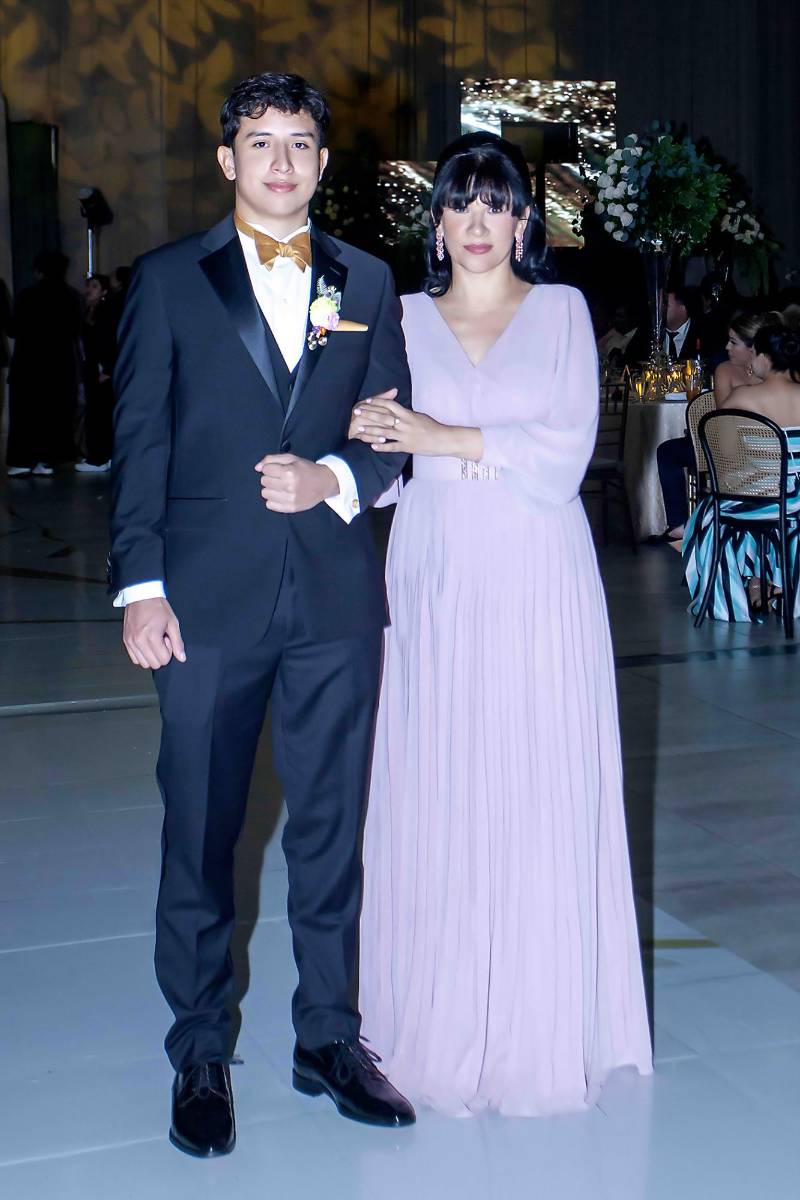 Desfile padres e hijos de la prom 2026 de Happy Days &amp; Freedom Institute