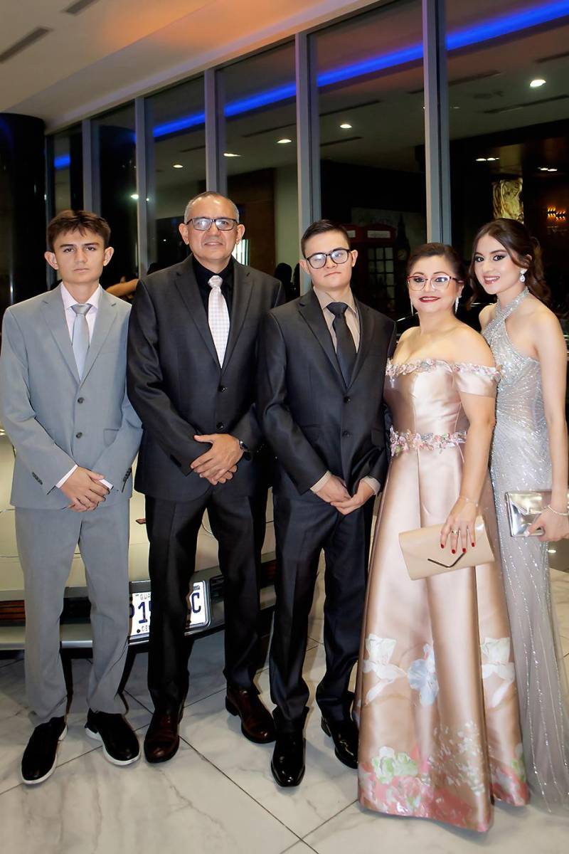 Lenin Benítez y su familia.