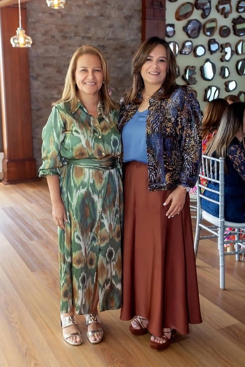 Sheril Bustamante y Julisa Marinakys.