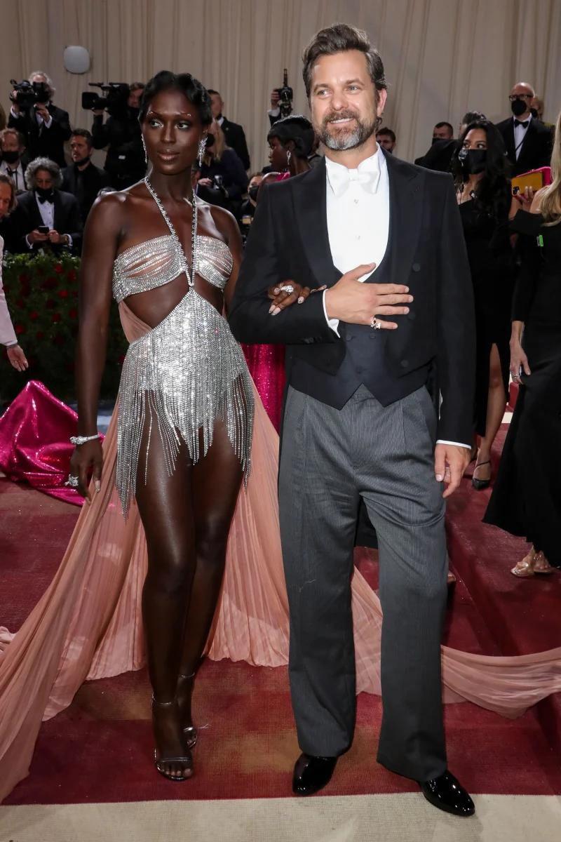 Joshua Jackson y Jodie Turner-Smith 