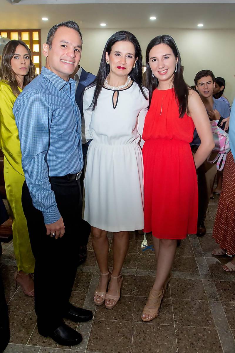 Samy, Jessica y Estefania Abufele.