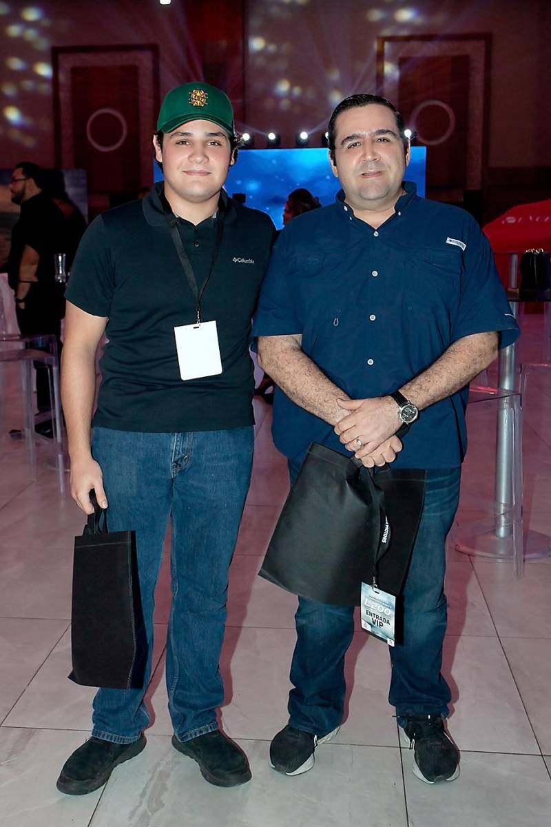 Norman Ghawi y su padre Norman Ghawi Yuja.