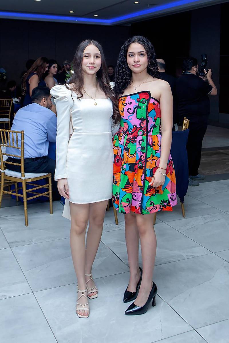  Izzie Sabatovich y Natalia Juárez
