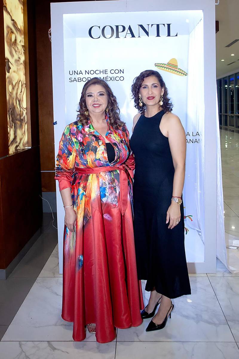  Lorena Alfaro y Farah Bendeck de Duarte.