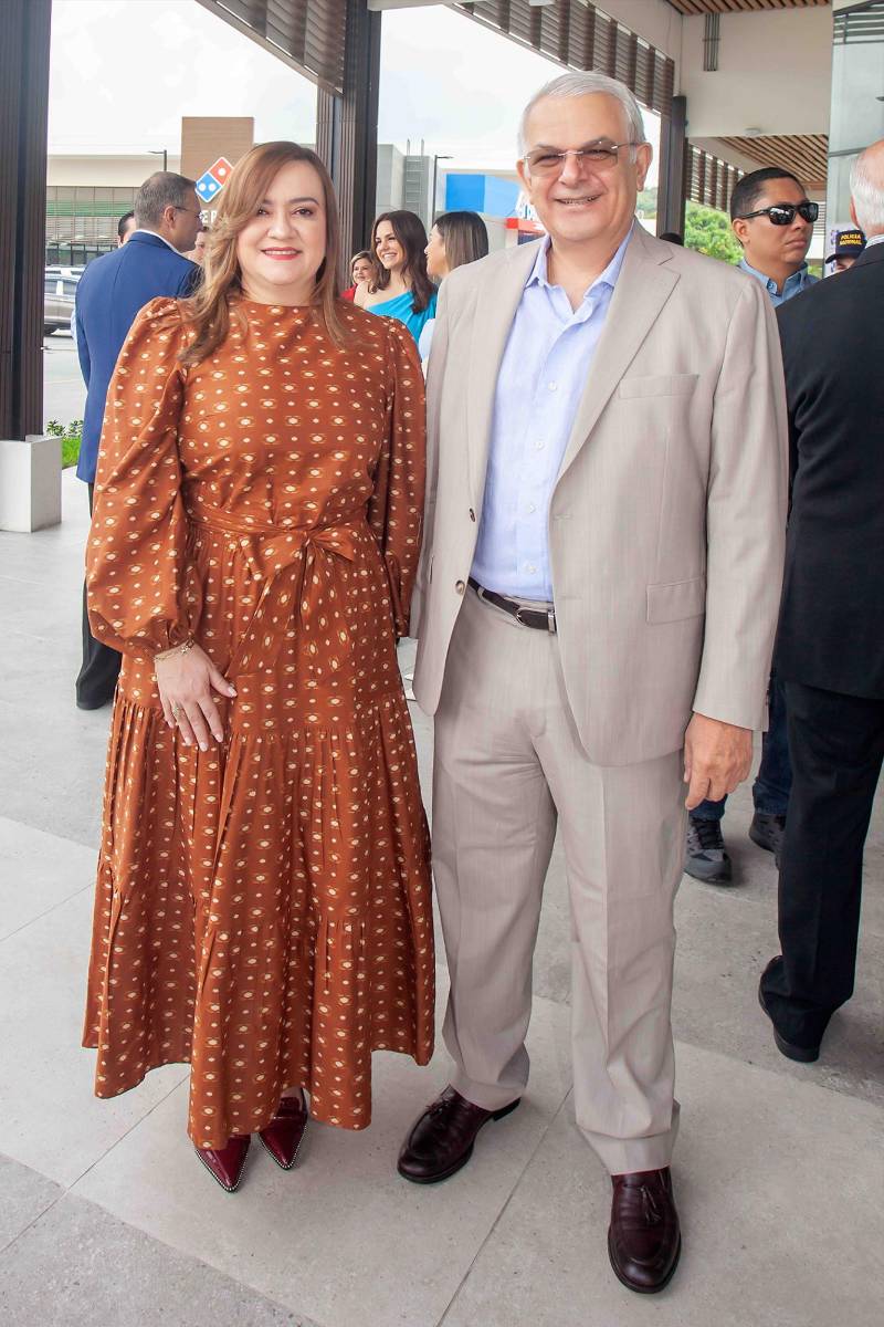 Elsy Alvarado y José Bueso.