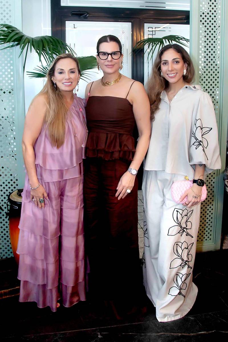 Androlla Mitri, Patricia Jaar y Alexia Mitri.