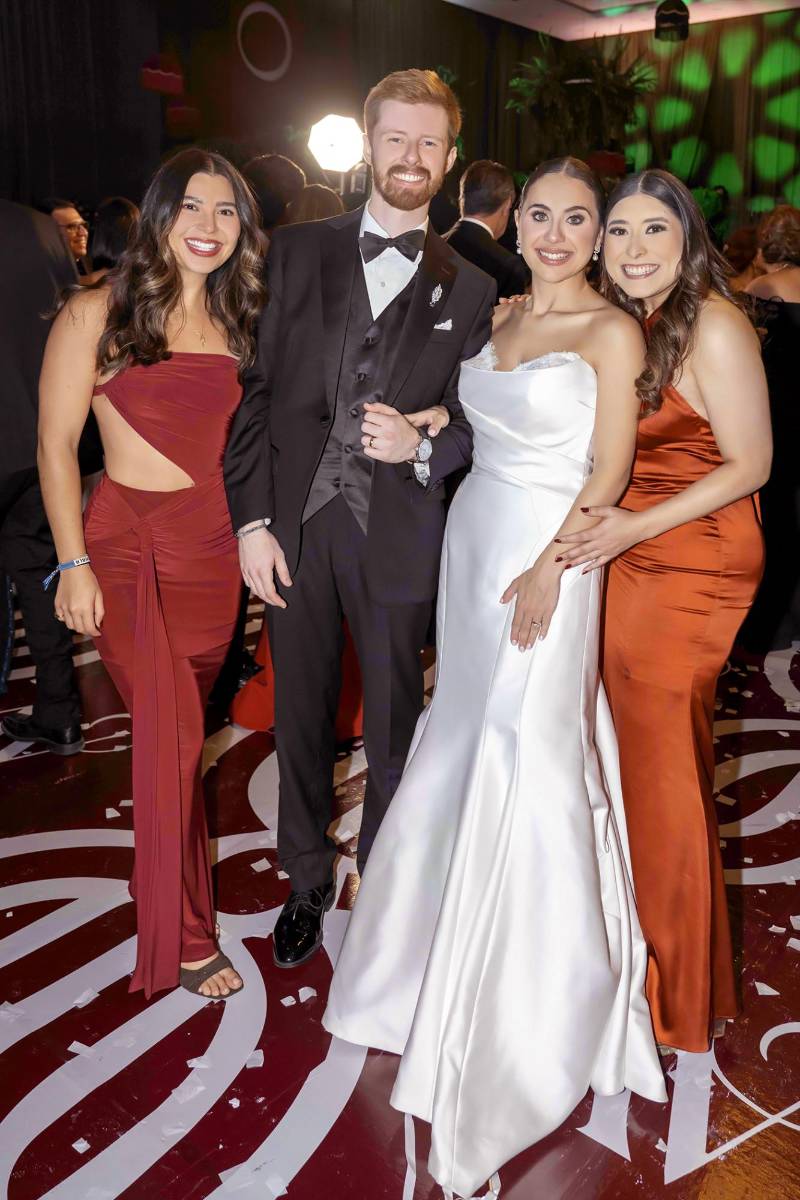 Diana Solares, Walter Smith, Andrea Jordan y Maria Fernanda Albizurez.