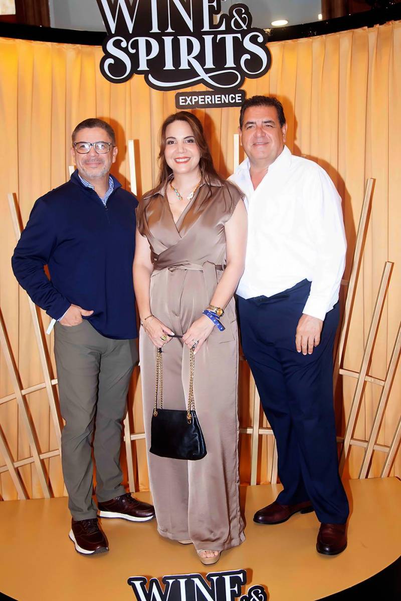 Donald Bonilla, María Lourdes y Eduardo Andrade.