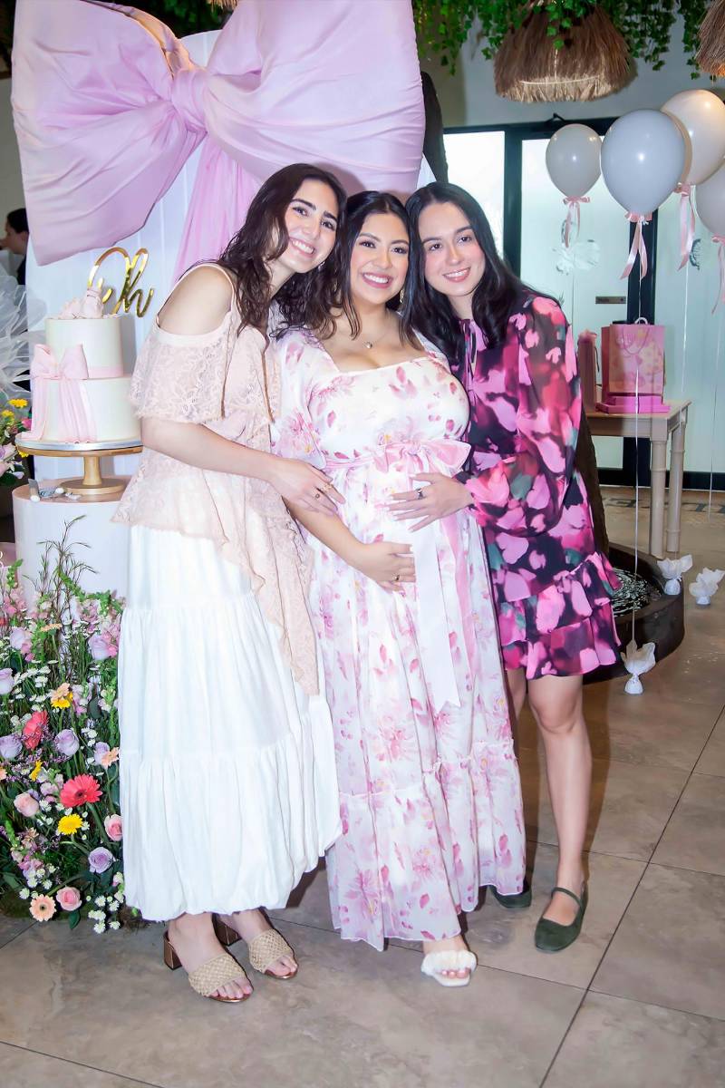 Daniella Facusse, Jackeline Valdes y Chrystelle Lesage.