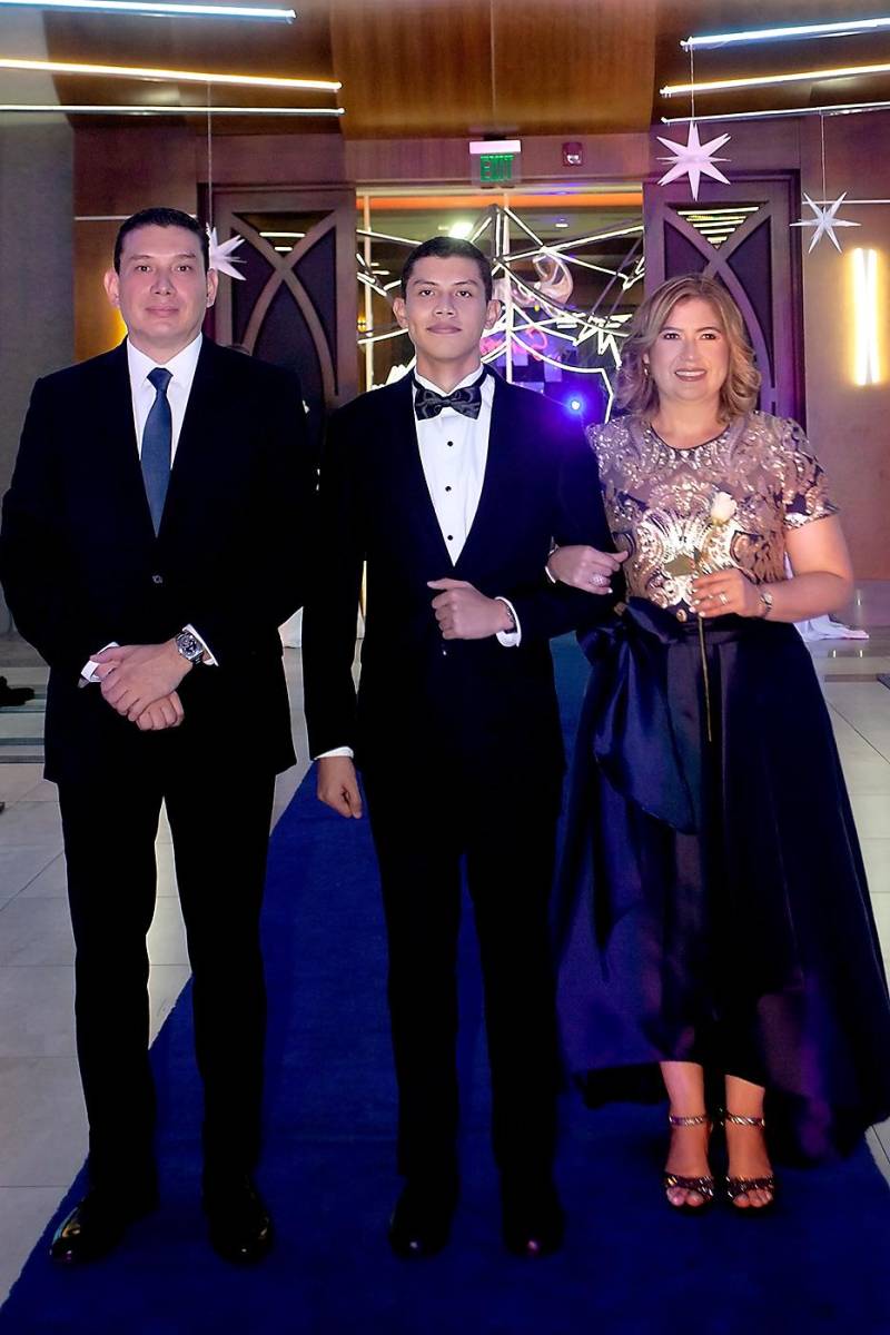 Antonio Briceño, Andrés Briceño y Lida Sanabria.