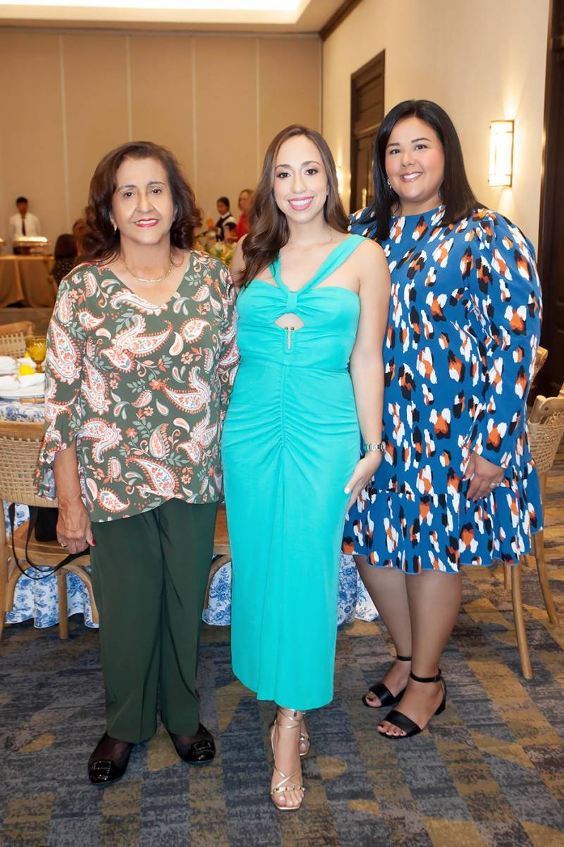 Emma Bustillo, Johana Chahín y Larissa Rivera.
