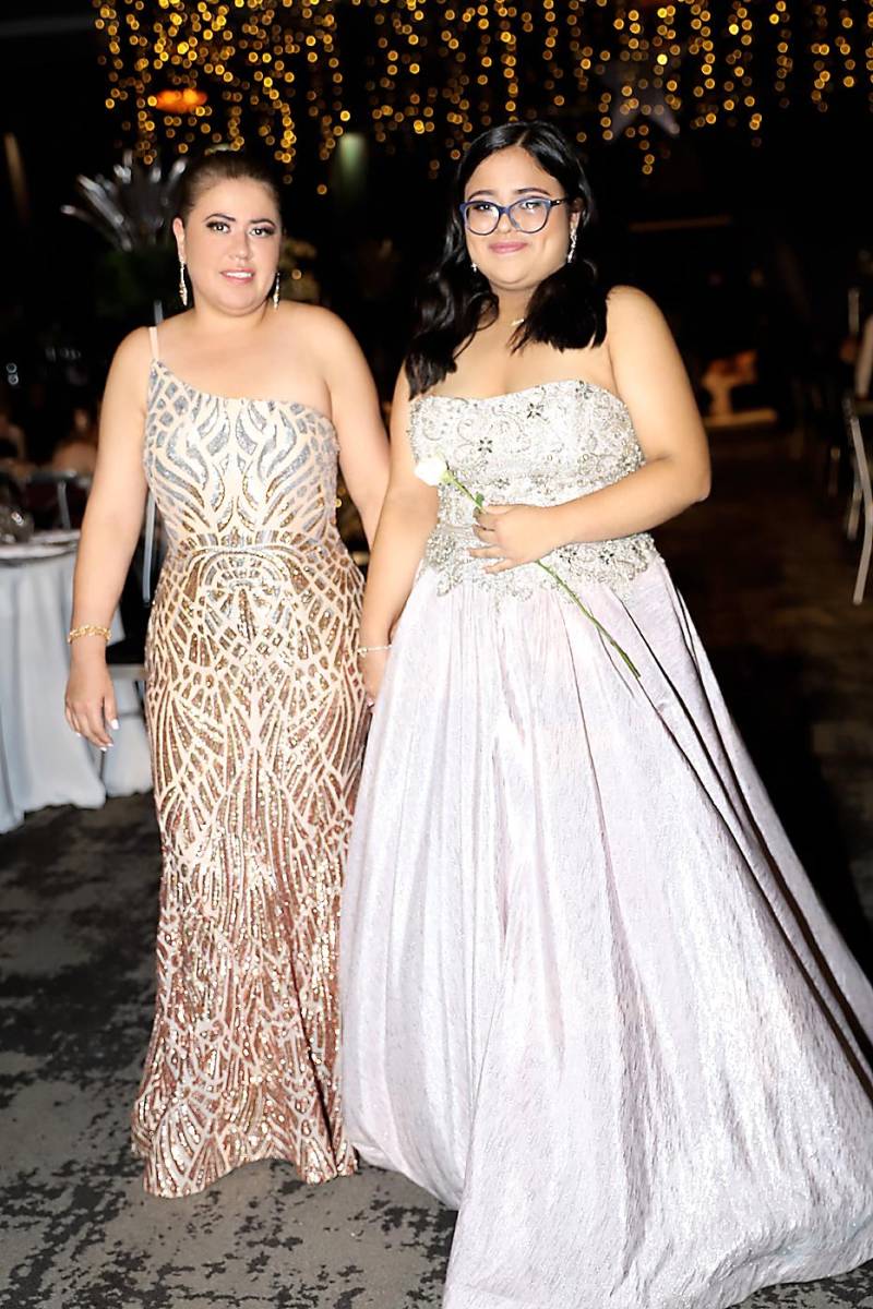 Desfile de los seniors de La Estancia School 2022