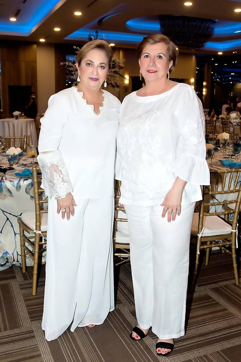 Fotogalería: White party para Claudia Kattán