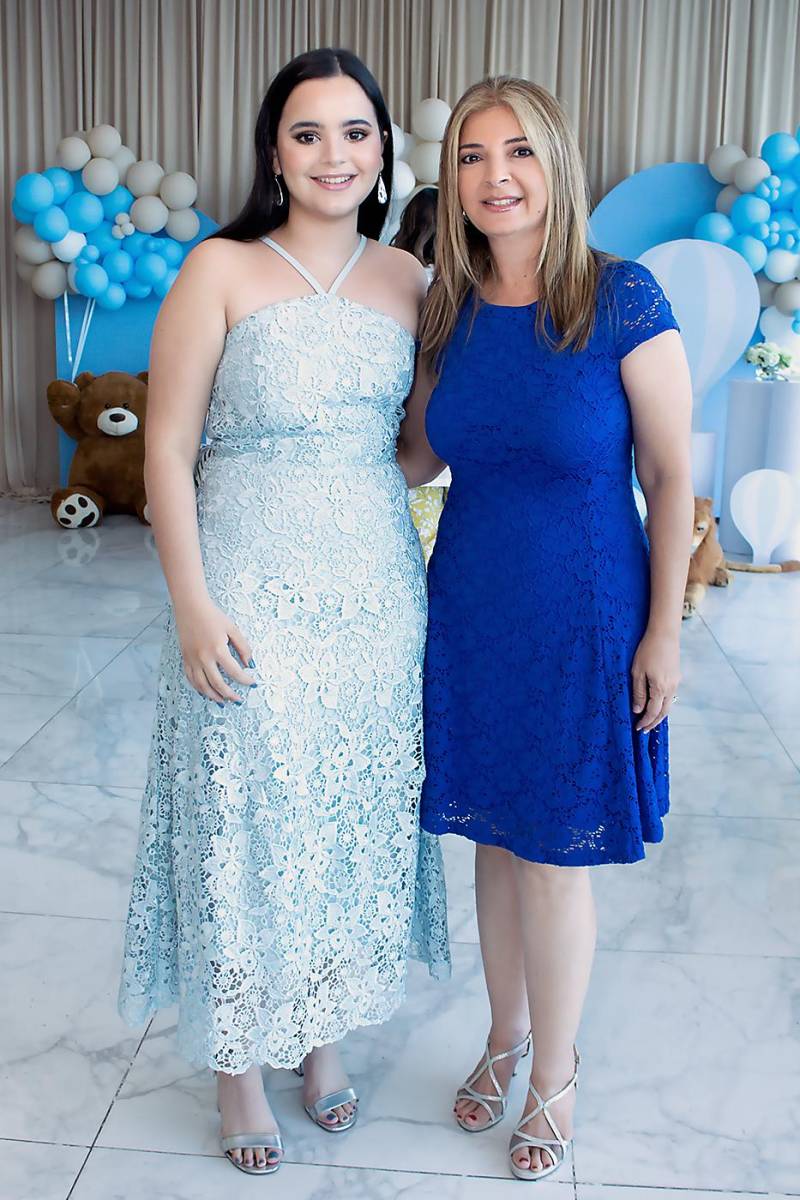 - Isabel Zelaya y Brenda Yacaman.