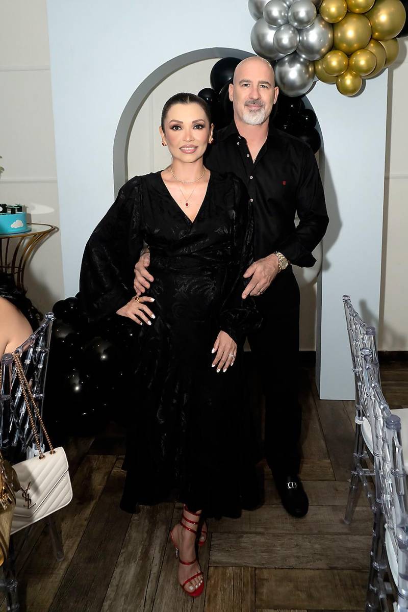 Marna Budde de Schmidt con su amado esposo y cumpleañero Micha Schmidt.