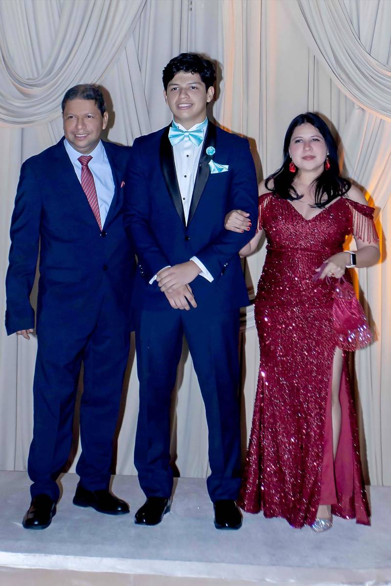 Desfile padres e hijos de la prom 2026 de Happy Days &amp; Freedom Institute