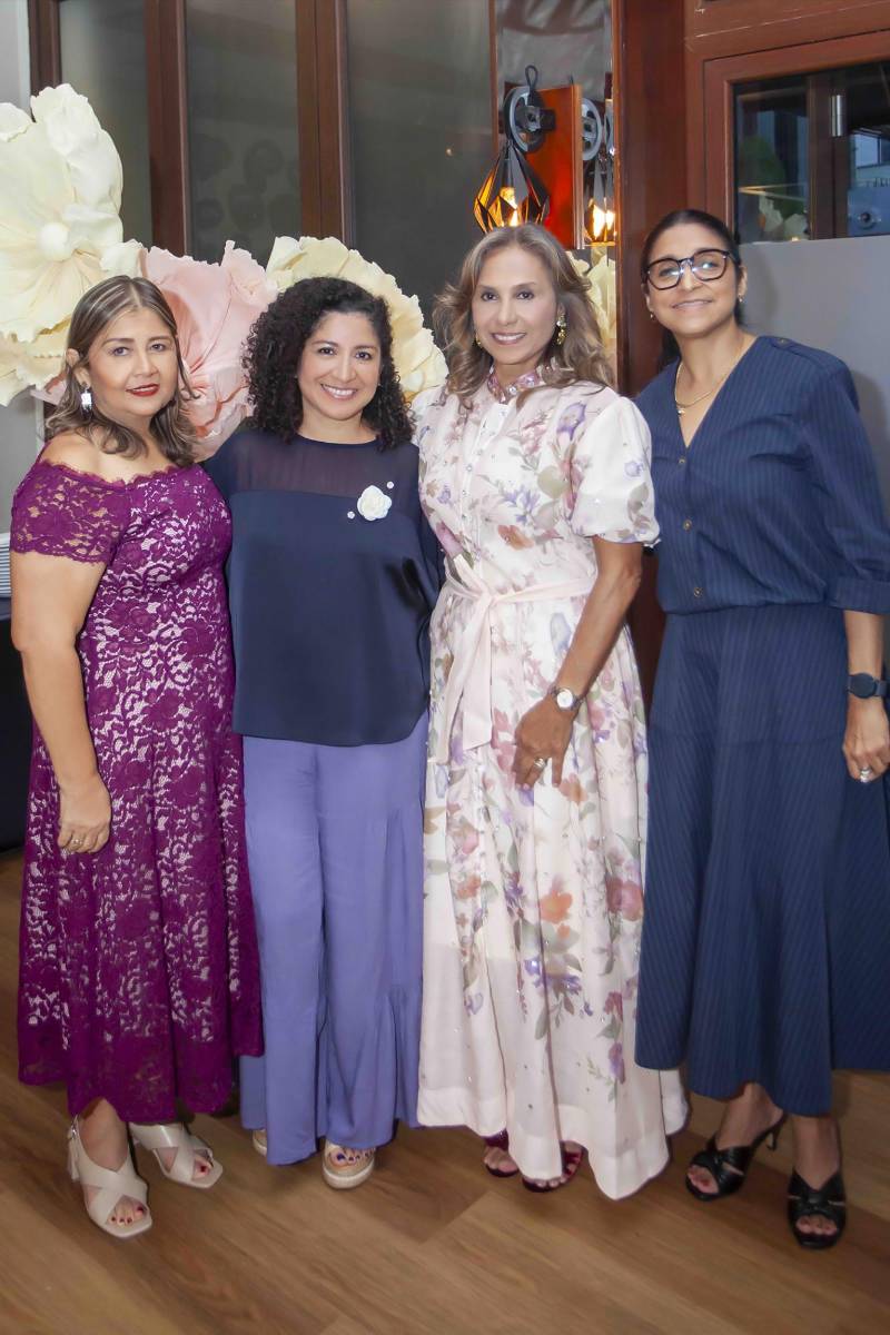 Eva Pineda, Allison de Irias, Wanda de Mainardi y Lilian Nasser.
